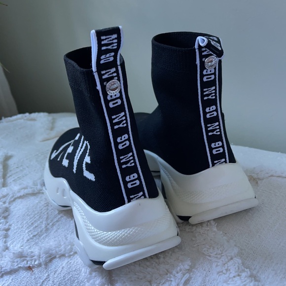 Steve Madden Maestro black knit shoes - Picture 6 of 10